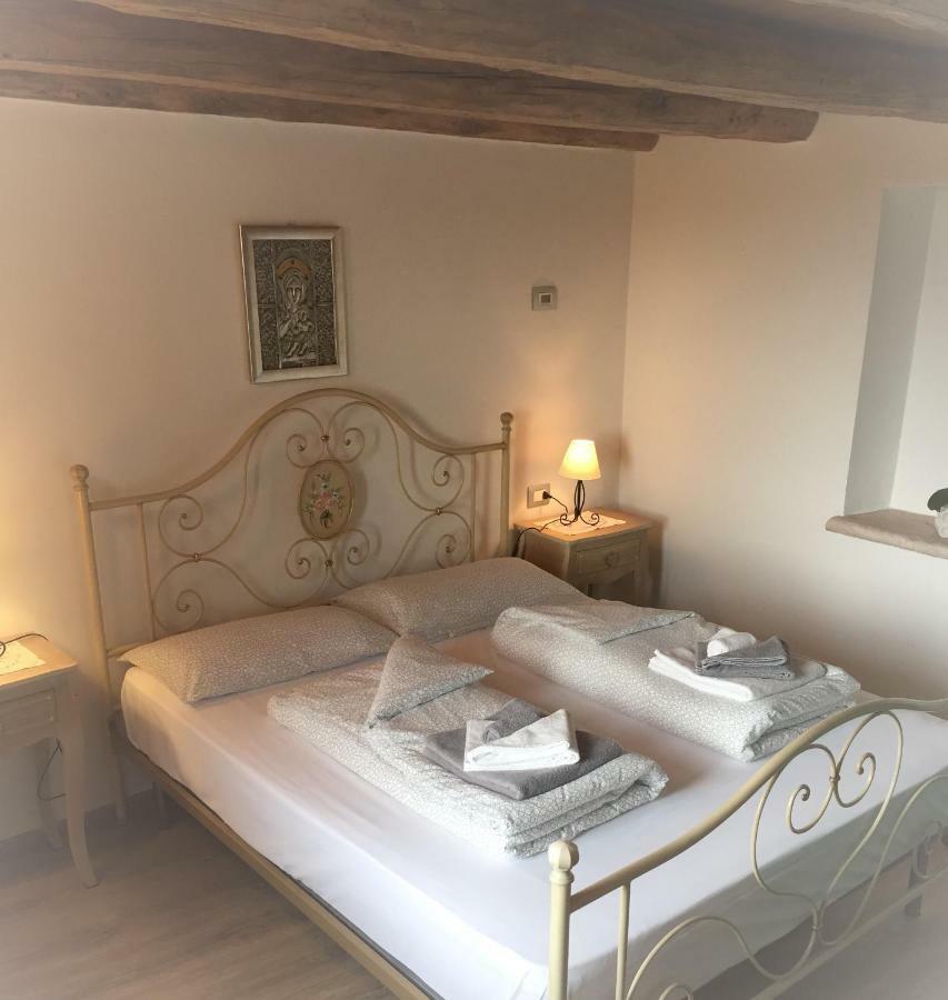 La Casa Nel Bosco Apartment มัลเชซิเน ภายนอก รูปภาพ