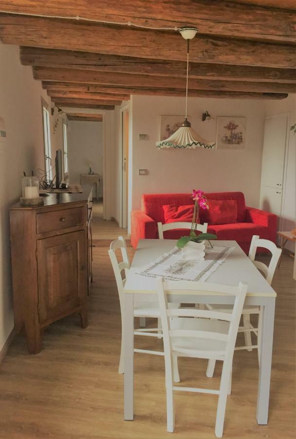 La Casa Nel Bosco Apartment มัลเชซิเน ภายนอก รูปภาพ