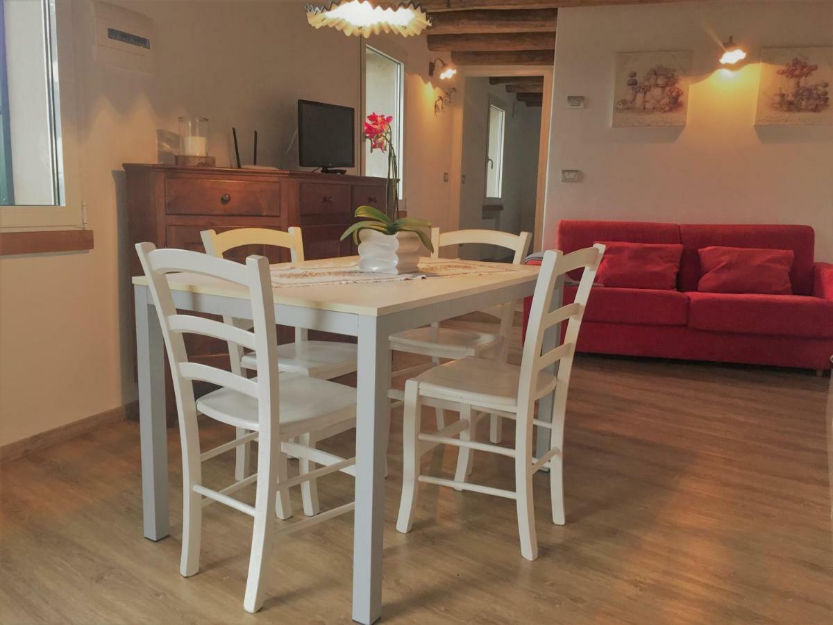 La Casa Nel Bosco Apartment มัลเชซิเน ภายนอก รูปภาพ